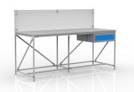 Dílenský stůl s perfopanelem šířky 2000 mm, 24040837 - 1