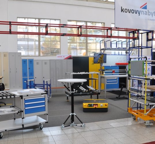 Od šatních skříněk po AGV roboty: Objevte budoucnost na 65. Mezinárodním strojírenském veletrhu!