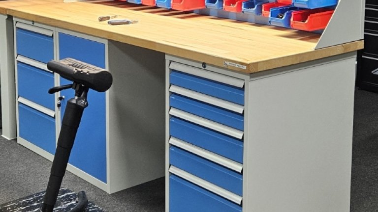 Dílenské židle a jejich dopady na zdraví i produktivitu vašich zaměstnanců