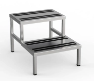 Nerezové schůdky s protismykovým povrchem