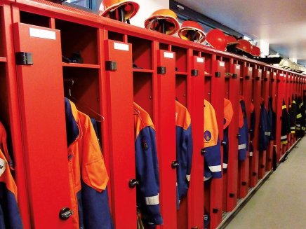 Skříň pro hasiče IPA + nožičky s nivelací - 12