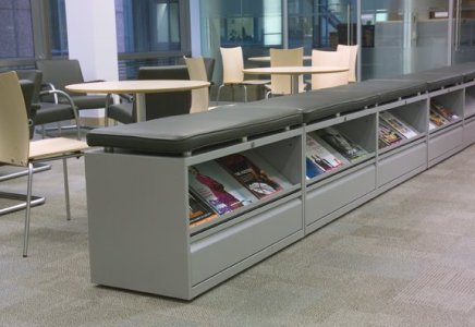 Skříň se šikmou policí a zásuvkou Bisley BLF typ MSU08 - 3