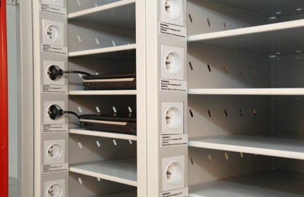 Vozík na notebooky WNL 310+ - 30 oddělení - 5