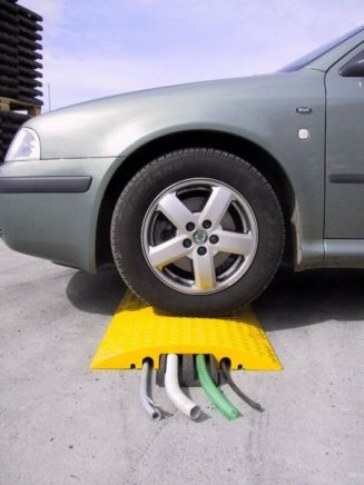 Kabelový most křižovatka s víkem - 2