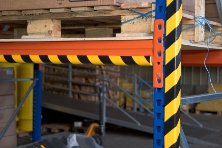 Ochranný polyuretanový profil Ø 40mm s U drážkou - 1