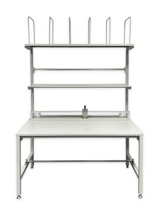 Balící pracoviště s řezačkou