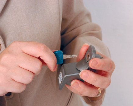 Vyjímatelný přenosný zámek Dock Lock - 9