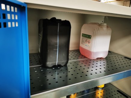 Skříň pro ukládání chemických látek SCH 0050 - 4