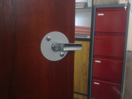 Šatní skříňka s lamino dveřmi BAS 32AL - 5