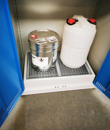 Skříň pro ukládání chemických látek SCH 0051 - 4